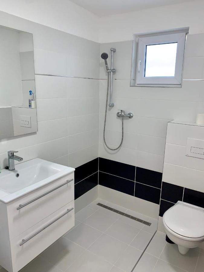 Vár-Lak Apartman Eger Bagian luar foto