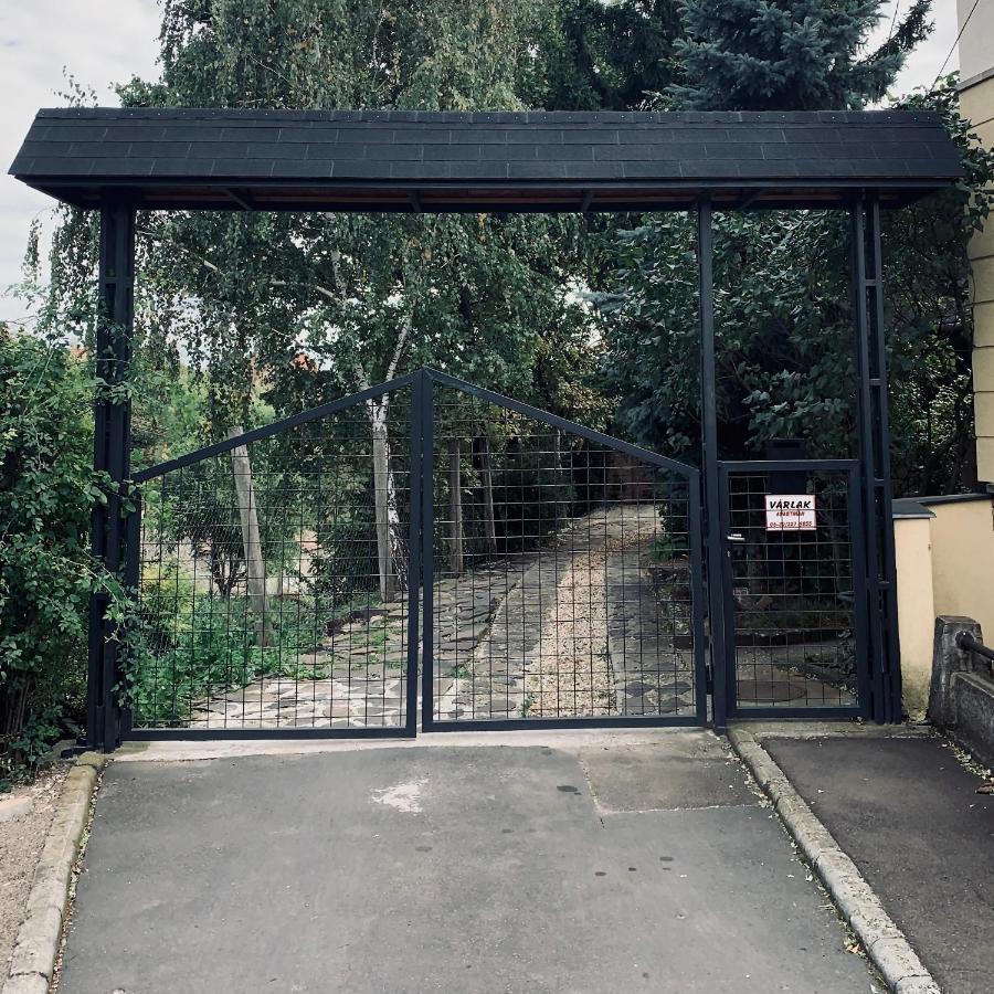 Vár-Lak Apartman Eger Bagian luar foto